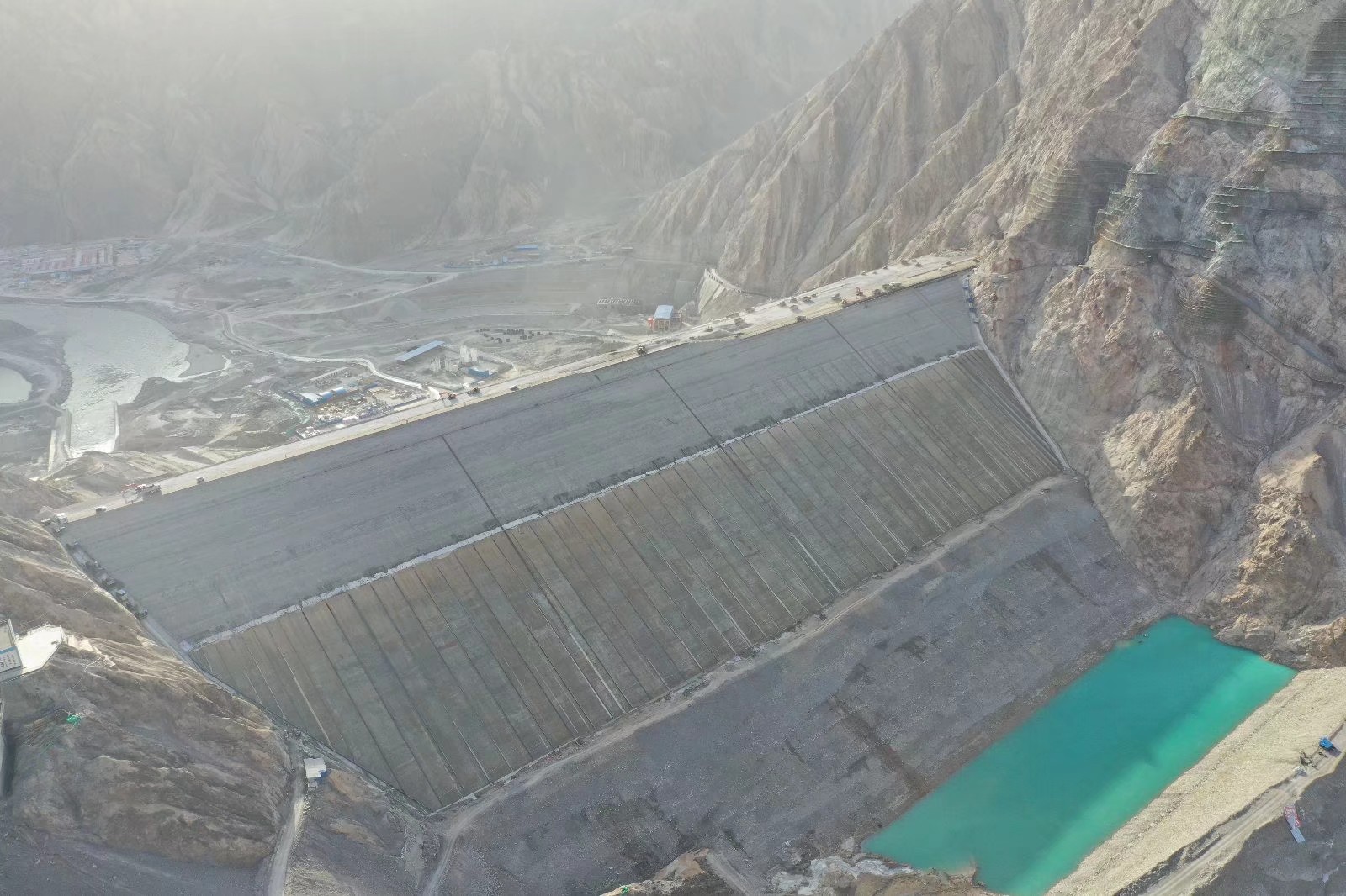 阿尔塔什水利枢纽大坝工程左岸趾板基础处理工程全部完成