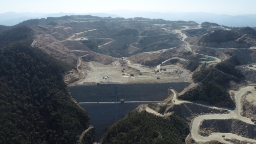 五岳抽水蓄能电站上水库大坝填筑破百万方